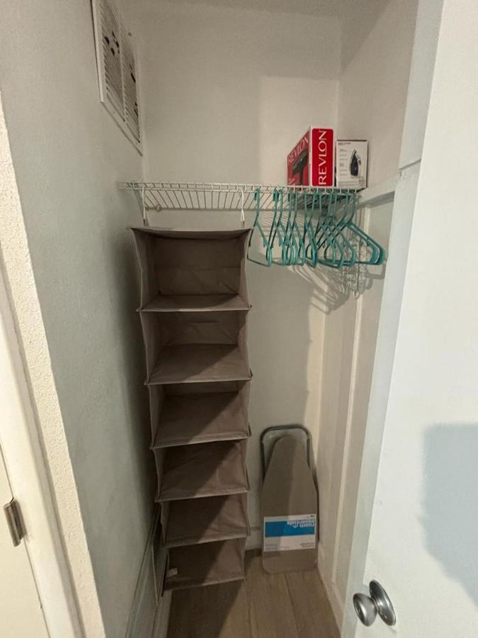 Nice 2 Twin Bedroom - Best Central Location In Miami - Luggage Storage, Parking And Laundry For Free!!!! Eksteriør billede